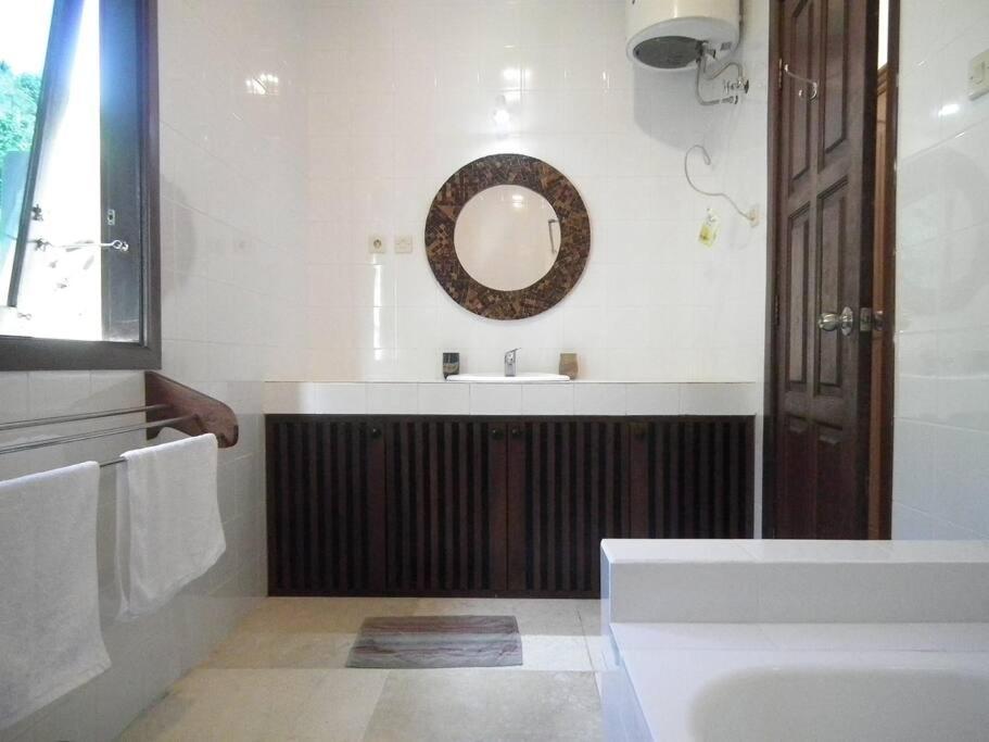 Villa 7, Secret Garden, Kerandangan, Near Senggigi Mataram Exterior foto